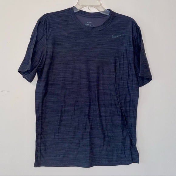 Nike Dri-Fit Swoosh T-Shirt Size Medium - Picture 1 of 7